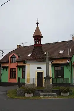 Kaple a kříž z roku 1847