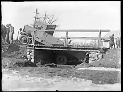 Nehoda v Rožmitále – Na Hořejších Drahách vezlo auto náklad cihel, dřevěný mostek tuto váhu neunesl (1934)