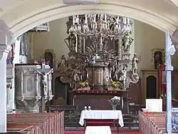 Interiér farního kostela v Rožmitálu.