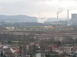 Rozvodna Chotějovice, v pozadí elektrárna Ledvice