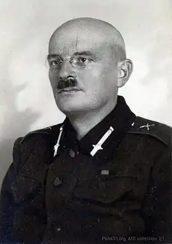 Příslušník ROS ve stejnokroji z roku 1942