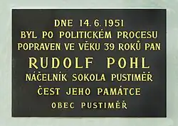 Pamětní deska v sokolovně