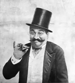 Rudolf Tyrolt jako Schöllhofer ve hře „Das grobe Hemd“ Carla Karlweise