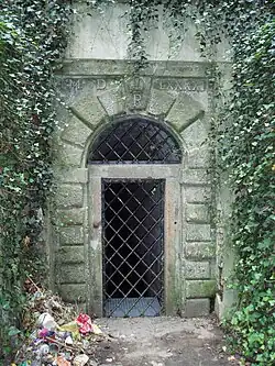 Vstupní portál ve Stromovce