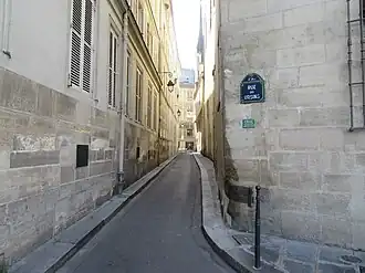 Průhled ke katedrále Notre-Dame od Rue des Ursins