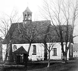 Starý, původně gotický kostel sv. Martina v Rusové kolem roku 1900