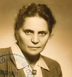 Matka Raji Engländerové – učitelka Růžena Engländerová (* 1897)[p. 3]