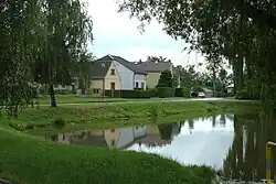 Rybník ve středu vesnice