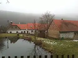 Bývalý statek u studánky Koda