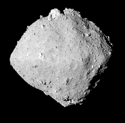 Rotující planetka Ryugu zaznamenaná sondou Hajabusa 2 (2018)