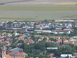 Pohled na obec a sousední Nové Město pod Šiatrem