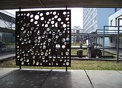 Keramická mříž od Hladíkové, Mírové a Rychlíkové, 1965