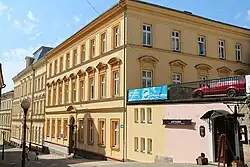 Sídlo školy a pracoviště pro teoretické vyučování oborů v oblasti informačních technologií.