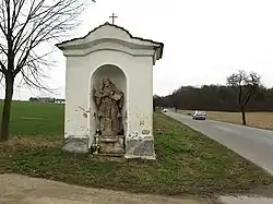 Sýkořice,výklenková kaplička svatého Jana Nepomuckého.jpg