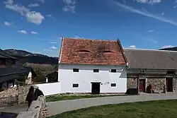 Sýpka u čp. 21, Petrovice u Sušice.jpg