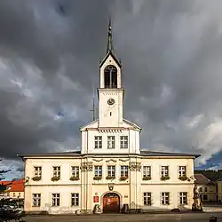 Náměstí s radnicí