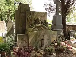 Sadská - náhrobek Otakara Georgia Paroubka (1).JPG