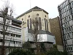 Pohled na kostel ze zahrady