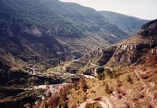 severní okraj Causse Méjean u Sainte-Enimie