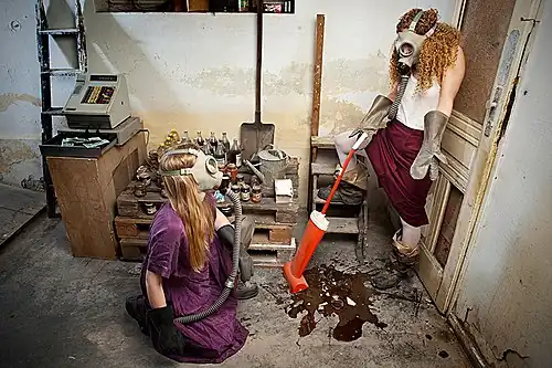 Smíšené zboží, fotografie z cyklu 1984 (2010)