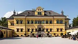 vstupní fasáda zámku Hellbrunn