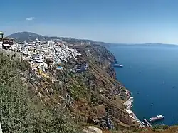 stěna kaldery u města Fira