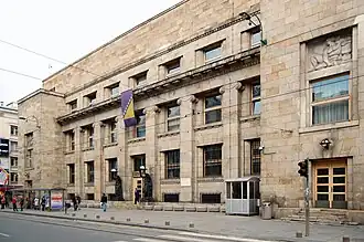 Pohled na fasádu v roce 2011