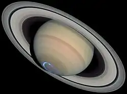 Polární záře nad Saturnem