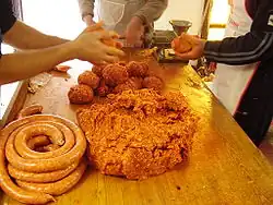 Výroba čabajských klobás