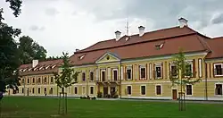 Hlavní průčelí (rok 2015)