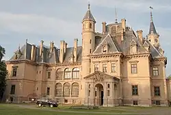 Zámek Schlossberger-kastély v Tuře