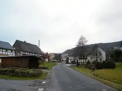 Střed Schönbachu s hasičskou zbrojnicí