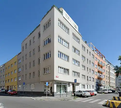 Činžovní domy Na bitevní pláni 21, U Gymnázia 1 a 3, 1931–1936.