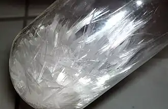 Krystaly trimerního oxidu sírového