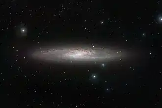 Spirální galaxie Sochař na snímku z teleskopu VISTA na observatoři Paranal (ESO) v Chile.