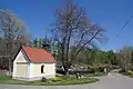 Náves s kapličkou