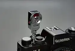 Mechanická samospoušť na fotoaparátu