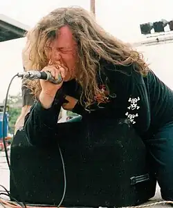 Zakladatel skupiny Seth Putman při vystoupení Anal Cunt na Relapse festivalu (1993)