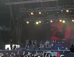 Zleva: Clint Lowery, Lajon Witherspoon, Vinnie Hornsby, Morgan Rose a John Connolly na koncertě v roce 2009.