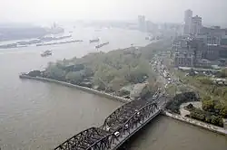 Ústí Su-čou (v popředí) do Chuang-pchu-ťiangu