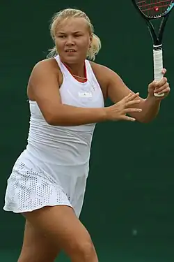 Diana Šnajderová v kvalifikaci Wimbledonu 2023