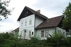 Side view of cultural monument Myslivna in Útěchovice pod Stražištěm, Pelhřimov District.jpg