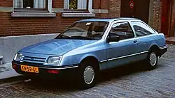 Třídveřový Ford Sierra (1983–1986)