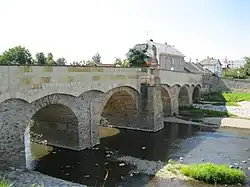 Silniční most se sochou sv. Jana Nepomuckého (Litovel).JPG