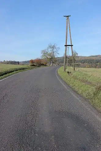 Silnice mezi Vrbicemi a Valčí