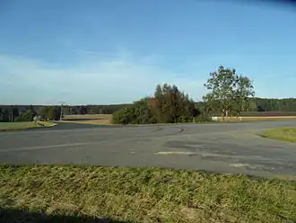 Začátek silnice, křižovatka u Bezděkova