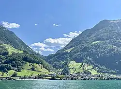 Sisikon, pohled od jezera