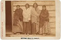 Rodina Sedícího Býka, asi 1891