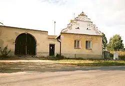 Skály - selské baroko na návsi 01.jpg