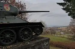 Tank ve skárošském parku